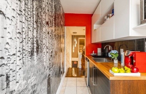 Parkdale Apartment | Boutique Penthouse Designer style 1 BR Suite w/2 Balconies in Toronto Downtown