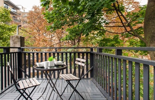 Parkdale Apartment | Boutique Penthouse Designer style 1 BR Suite w/2 Balconies in Toronto Downtown