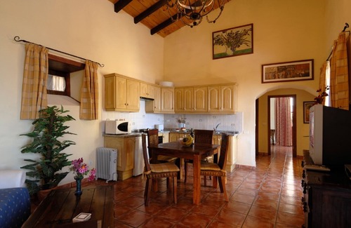 El Rincon Cottage | Boutique self catering cottage with saltwater heated pool, gardens, in mountains