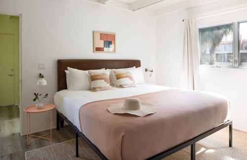 Tahquitz River Estates Hotel | Boutique Stay + Pool | 2BR Apartment at The Wesley