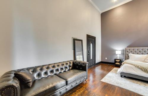 Marshall Apartment | Boutique Studio Stay in the Heart of Marshall!