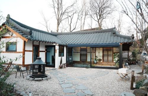 Gangneung House | Bow Hanok House