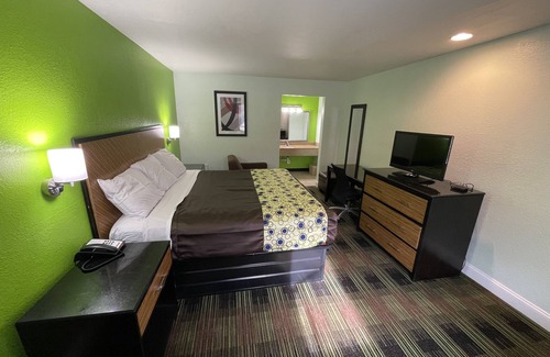 Chesapeake Hotel | Bowers Hill Inn