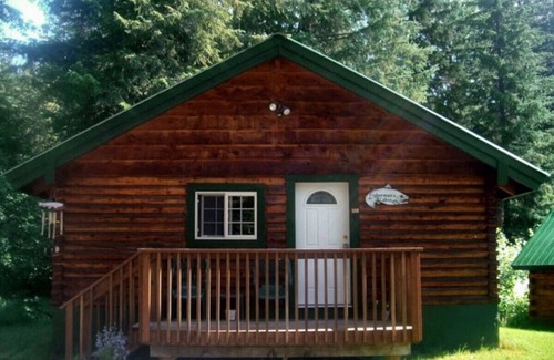Bear Creek Cabin | Box Canyon Cabin "Fisherman's Cabin" - 3 bed, WIFI