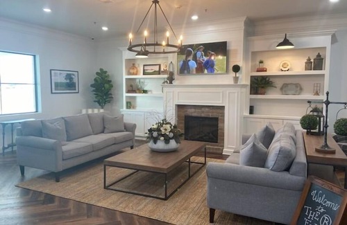 DeWitt Hotel | Boyd Farmhouse Inn