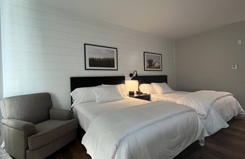 DeWitt Hotel | Boyd Farmhouse Inn