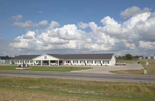 DeWitt Hotel | Boyd Farmhouse Inn