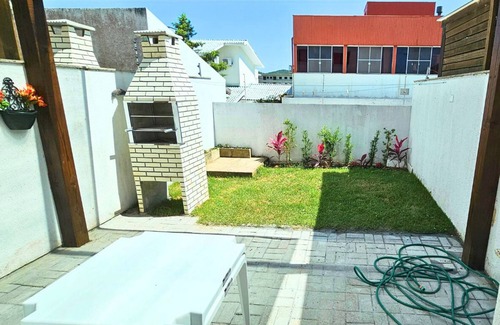 Ingleses Centro House | Modern Refuge with Wi-Fi, 55” TV and Air Conditioning
