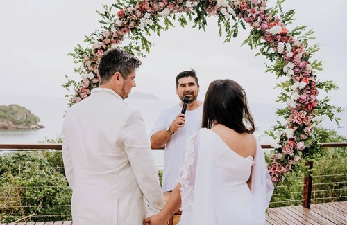 Regiao dos Lagos Boat Rental | Beach Weddings Elopement and Mini Wedding Wedding Party Renewal of Vows