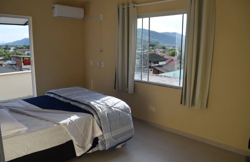 Praia da Armacao do Itapocoroi Apartment | Complete Apt with Kitchen in Linda Central Beach Armação (ap 06)