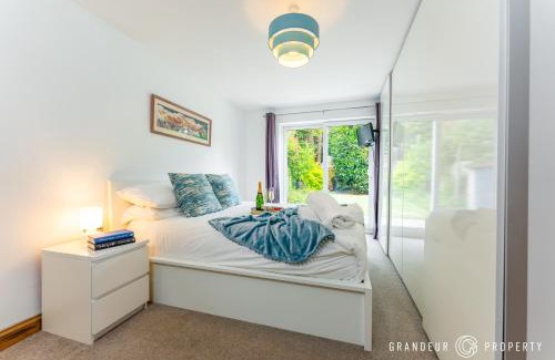 Ferndown House | Bracken Bliss by Grandeur Property