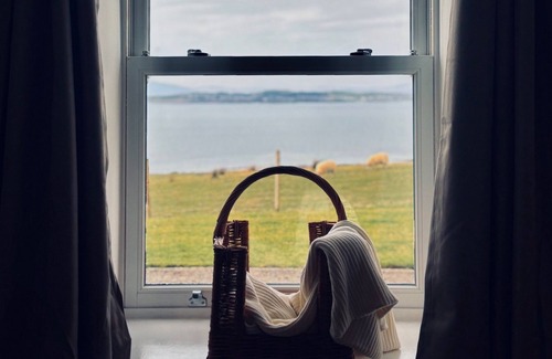 Gigha Cottage | Bracken Cottage - sleeps 4 guests in 2 bedrooms
