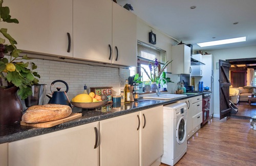Dormansland Cottage | Bracken