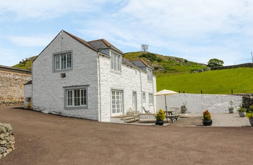 Sandyhills Cottage | BRACKEN HOLIDAY COTTAGE, with a garden in Dalbeattie