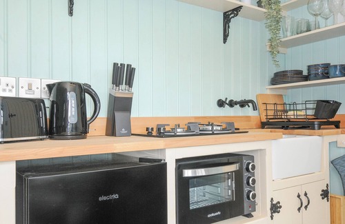 Brazzacott Cottage | BRACKEN, pet friendly, character holiday cottage in Wainhouse Corner