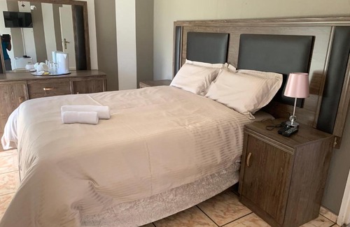 Alberton House | Brackendowns guest star