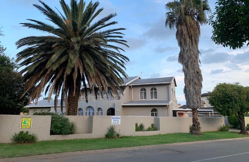 Alberton House | Brackendowns guest star