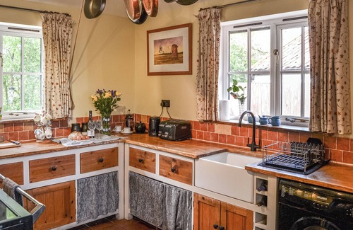 Shropham Cottage | Bradcar Farm Cottage