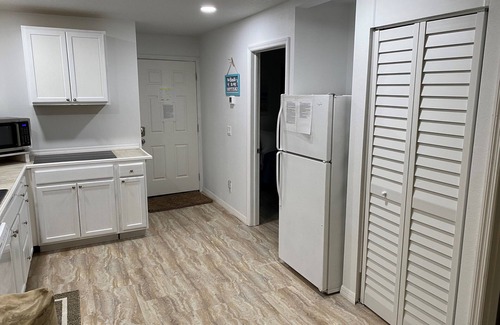 Bradenton Apartment | Bradenton duplex near downtown Pier, Harbor, Riverwalk & beaches. Pet friendly!