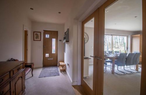 Fenay Bridge House | Bradley Manor, Cosy Retreat For Families & Friends