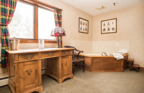 Cazenovia Hotel | Brae Loch Inn