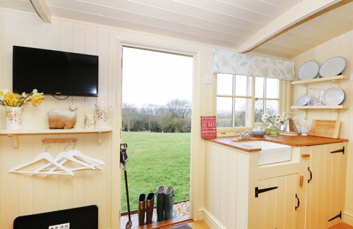 Burlawn Cottage | BRAMBLE, romantic, character holiday cottage in Wadebridge