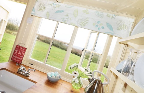 Burlawn Cottage | BRAMBLE, romantic, character holiday cottage in Wadebridge