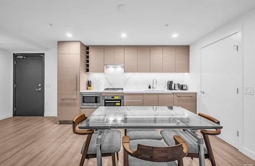 New Westminster Apartment | Brand New 1B+1B Condo/New West