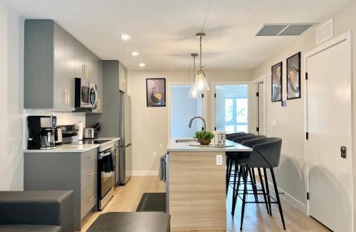 Canmore Apartment | Brand New 2BR Condo with Outdoor Swimming Pool and Hot Tub