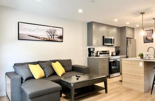 Canmore Apartment | Brand New 2BR Condo with Outdoor Swimming Pool and Hot Tub