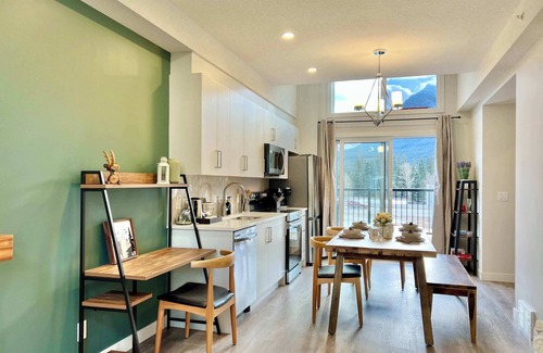 Harvie Heights House | Brand New 3 BD Townhome - Amazing Mountain Views