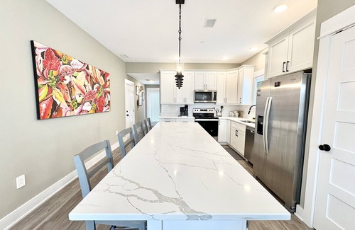 Corolla Light Condo | Brand New 3 Bed, Pet Friendly, Steps to the Beach!