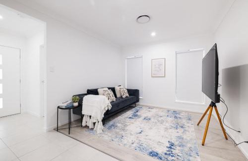 Jimboomba House | Brand new 4BR Family-friendly house WIFI Garage