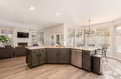 Chandler House | BRAND NEW 6 bdrm, 3 bath HEATED pool SLEEPS 16