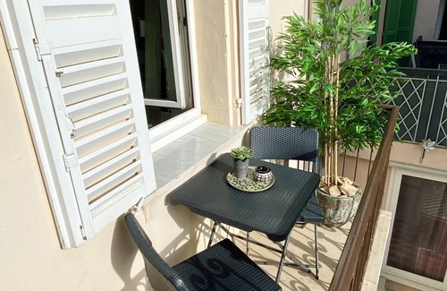 Sanary-sur-Mer Apartment | Brand new apartment in the heart of typical lanes