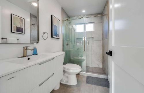 Sunnyvale West House | Brand New Apt W Parking Blocks From Downtown- B