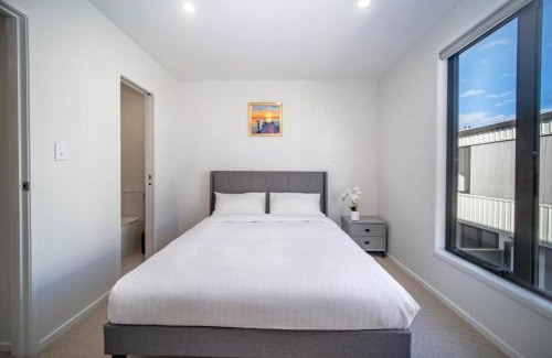 Mount Albert Villa | Brand new beautiful townhouse with two bedrooms and free parking