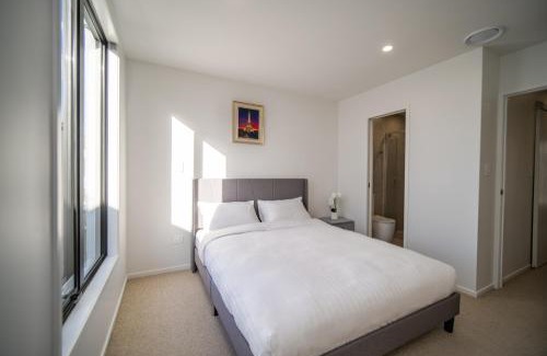 Mount Albert Villa | Brand new beautiful townhouse with two bedrooms and free parking