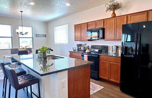 Rio Rancho House | BRAND NEW beautiful and peaceful 3-bedroom house with fabulous mountain view