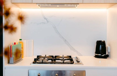 Box Hill Apartment | Brand New Box Hill Central Executive w/pool+gym