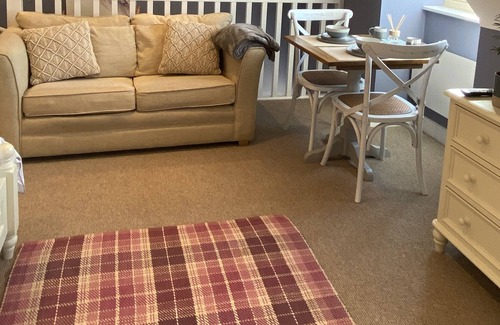 Witney Apartment | Brand new coach house 10 minutes from Blenheim Palace Woodstock