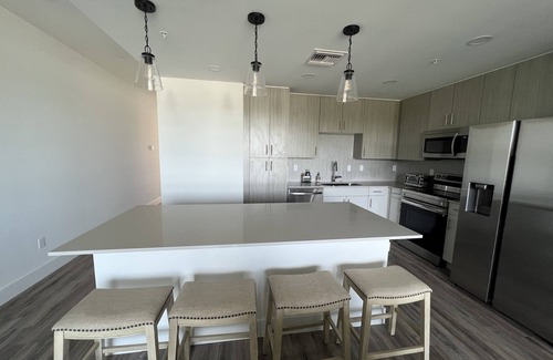 North Trail Condo | Brand new deluxe Sarasota condo close to everything!