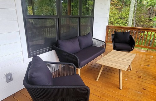 Burnsville House | Brand new dog friendly home with mountain views, hot tub and entertainment