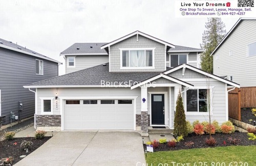 Marysville House | Brand-New Fully Furnished Home with Mother-in-Law Suite