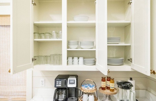 Laurel Ski Chalet | Brand New, Historic District, Walkable, 5 Star