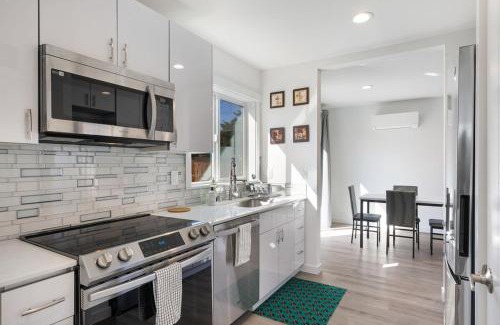 Greenwood House | Brand New Home 10min To Green Lake