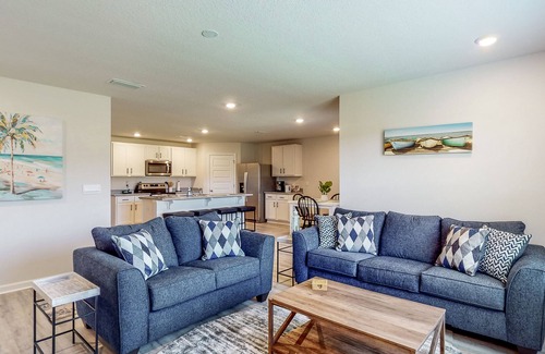 Northwest Pensacola House | Brand-New Home with a Large Yard, Grill, Kitchen