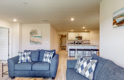 Northwest Pensacola House | Brand-New Home with a Large Yard, Grill, Kitchen