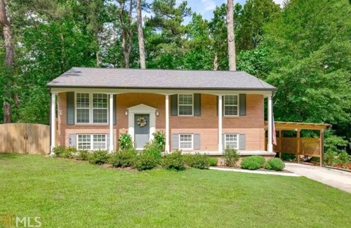 Smyrna House | Brand new kitchen & main bathroom! Highly sought after 4bd,3ba near everything.