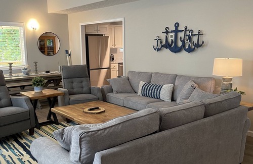 Jamestown House | Brand New Lake Cumberland Cottage Jamestown, KY